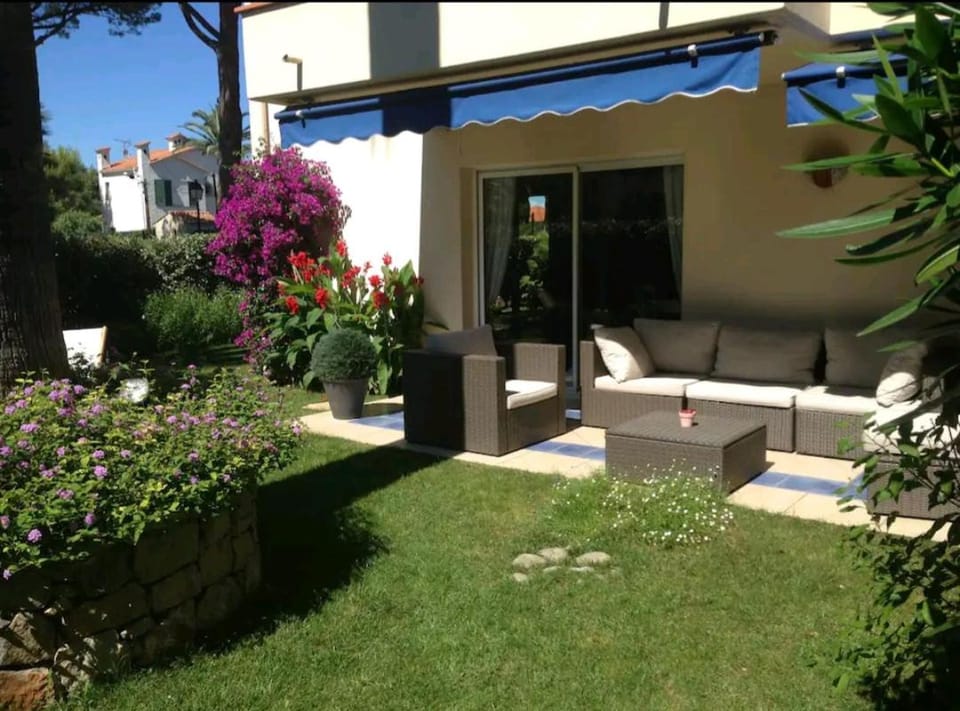 Garden, Balcony/Terrace