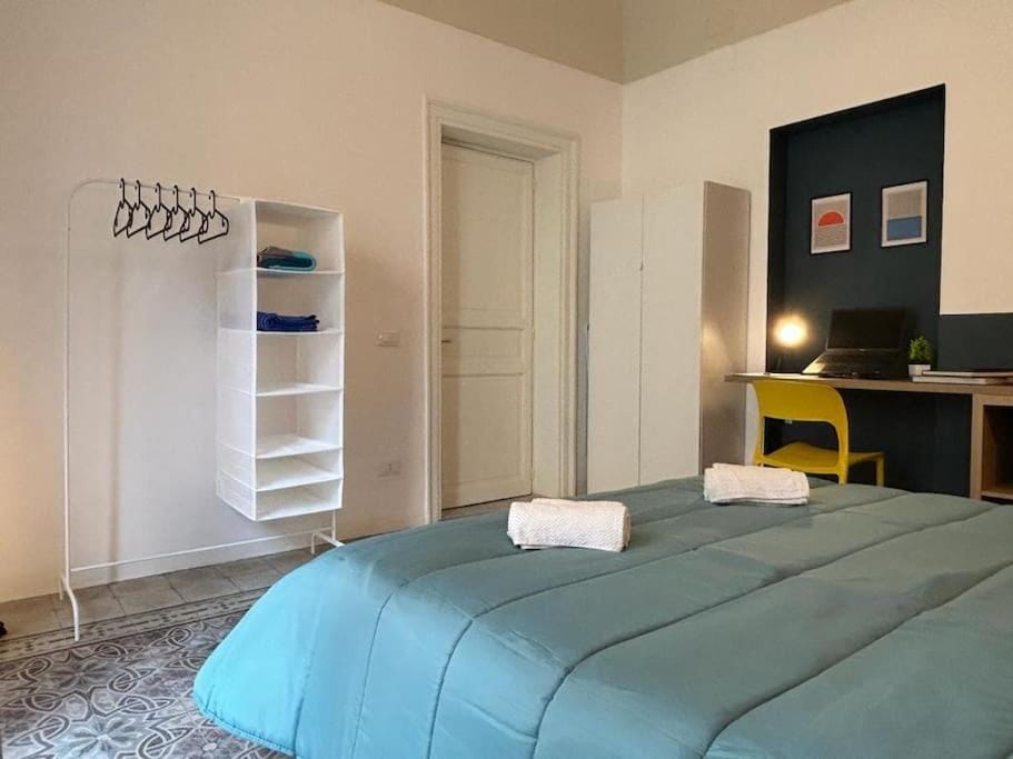 Bed, Photo of the whole room, Bedroom, wardrobe