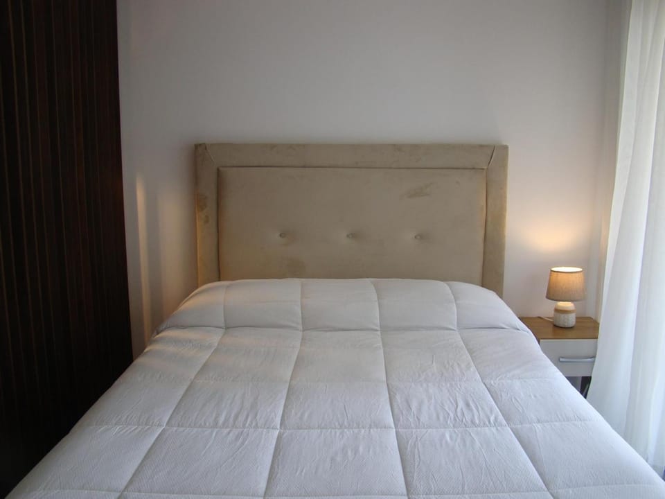 Bed, Bedroom, internet