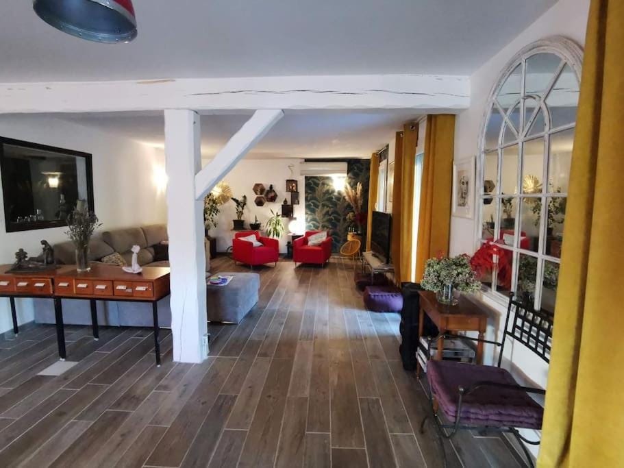 Grande maison, piscine et poêle à bois , à SOUAL Villa in Occitanie