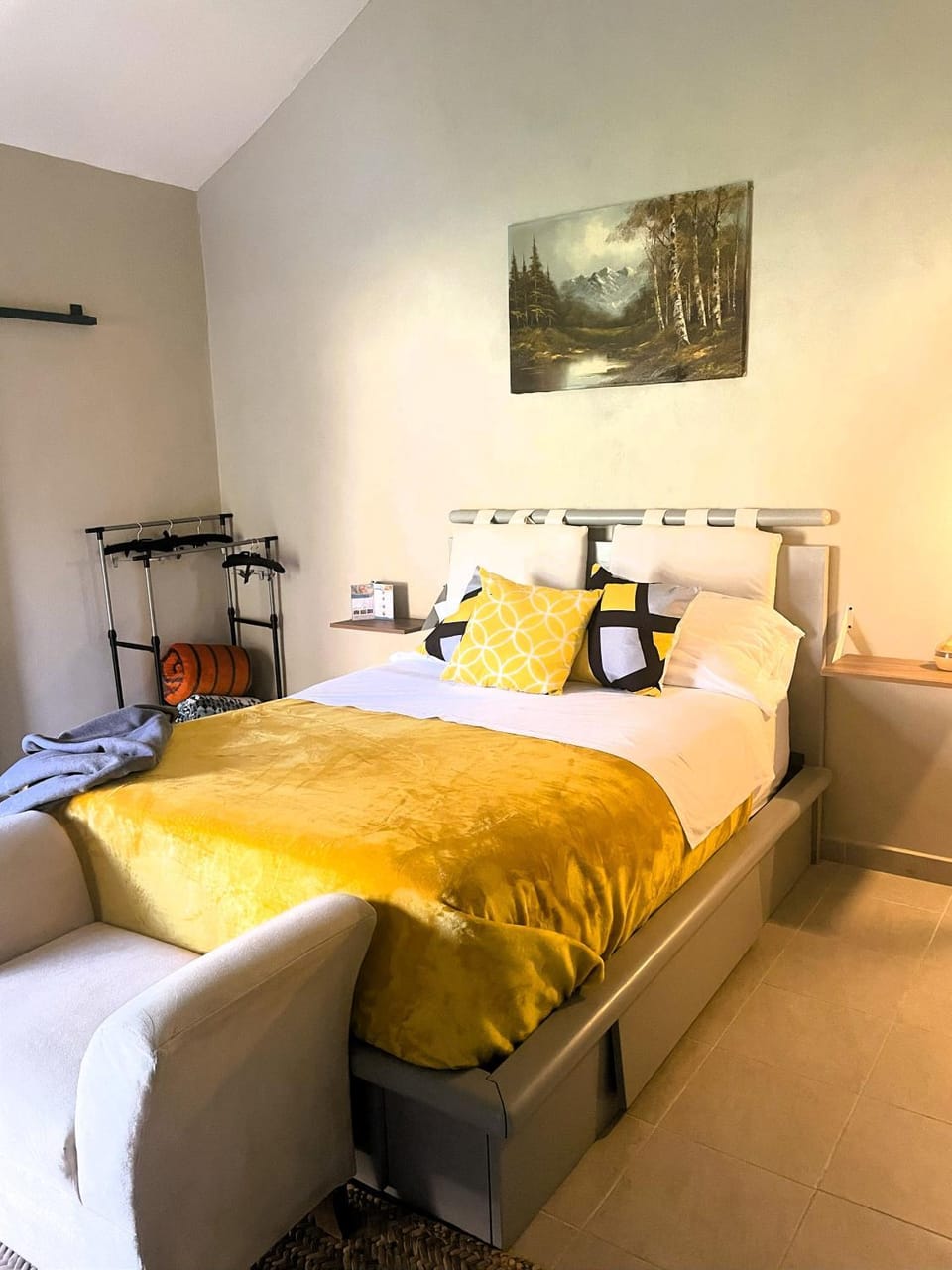 Bed, Photo of the whole room, Bedroom