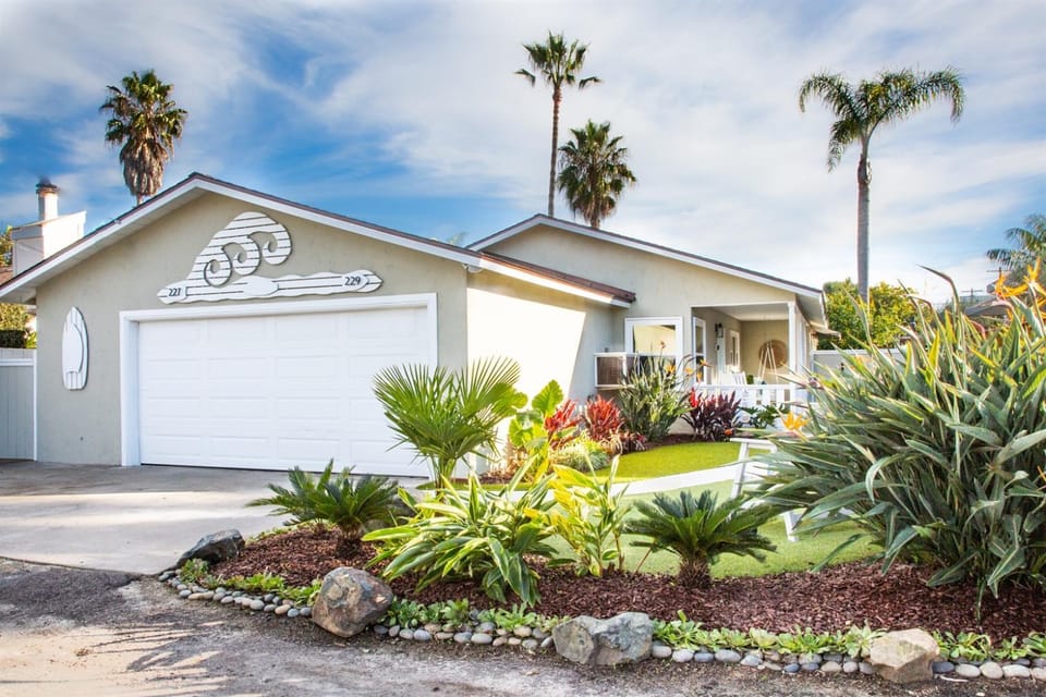 Live the Beach Life in a Quaint Shell Cottage House in Del Mar