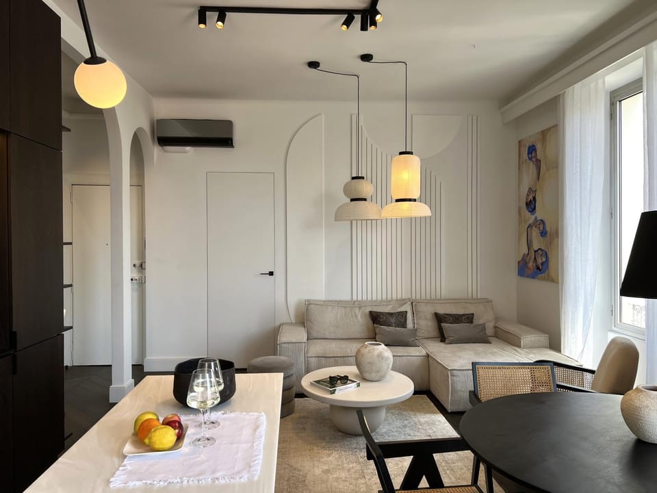 View (from property/room), View (from property/room), Living room, Other, Other, Other, Decorative detail, Decorative detail, Seating area, Dining area, air conditioner