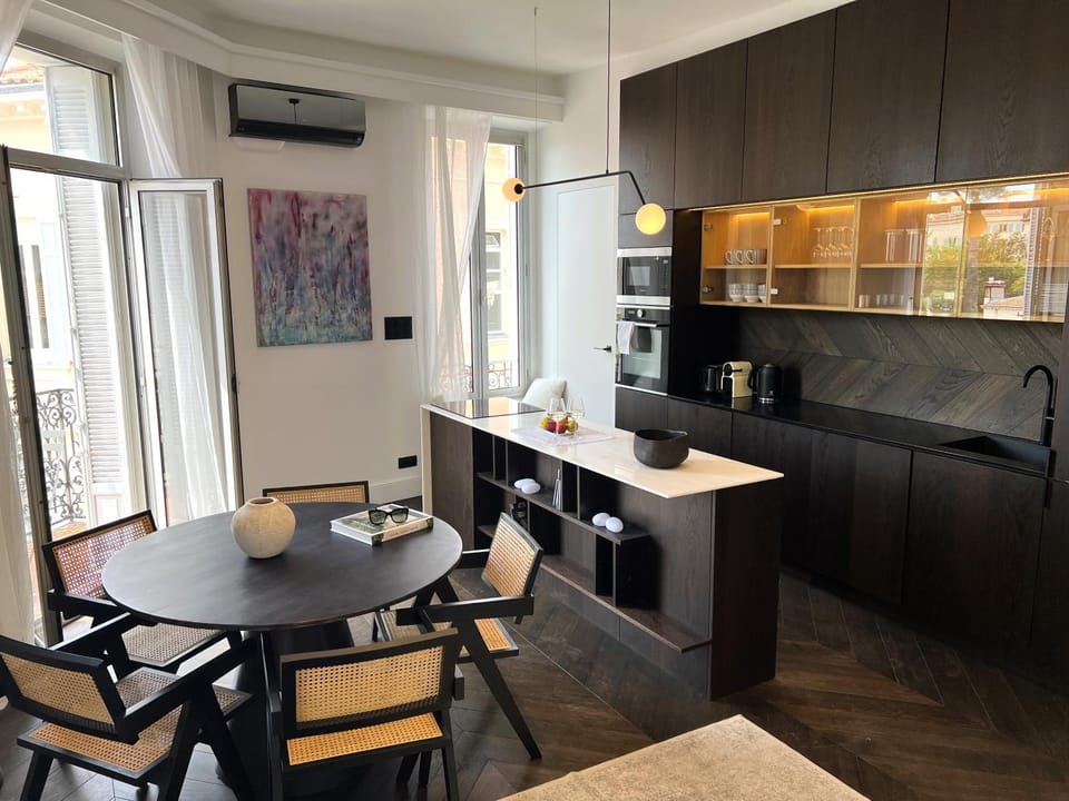 View (from property/room), View (from property/room), Kitchen or kitchenette, Living room, Other, Other, Other, Decorative detail, Decorative detail, Dining area, stove, kitchen, kitchen, air conditioner