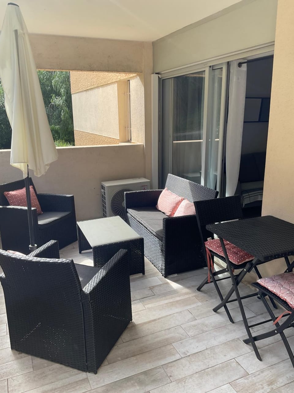 Balcony/Terrace, Dining area