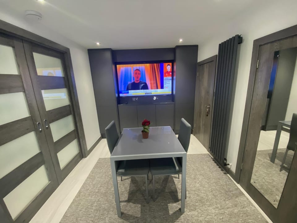 TV and multimedia, Dining area