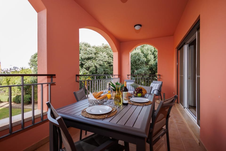 Sunshine Vista Apartment Vilamoura Apartment in Olhos de Água