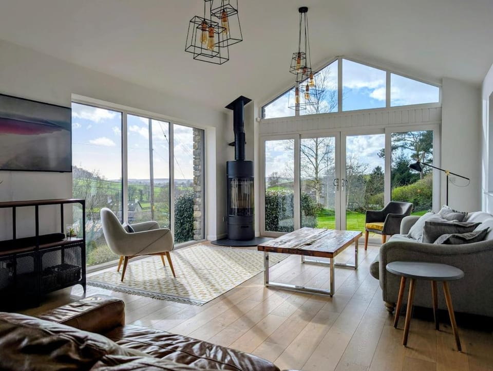 Spacious detached house with stunning views House in England