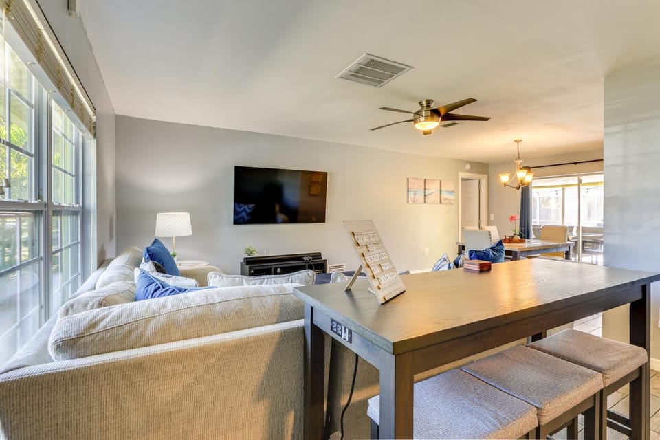 Sarasota Home w/ Heated Pool: 3 Mi to Airport! House in Florida