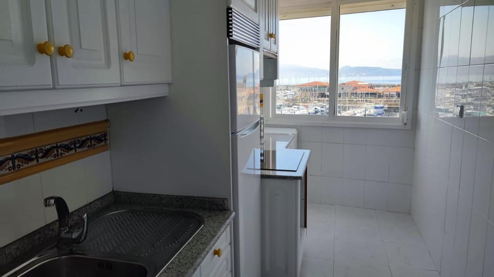 Kitchen or kitchenette, Sea view, dishwasher, pet friendly, stove, washing machine