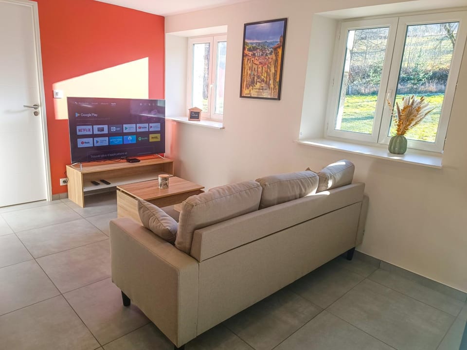 TV and multimedia, Living room, Seating area