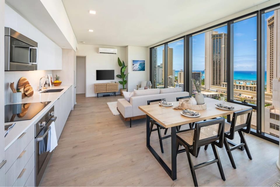 Living room, Seating area, Dining area, City view