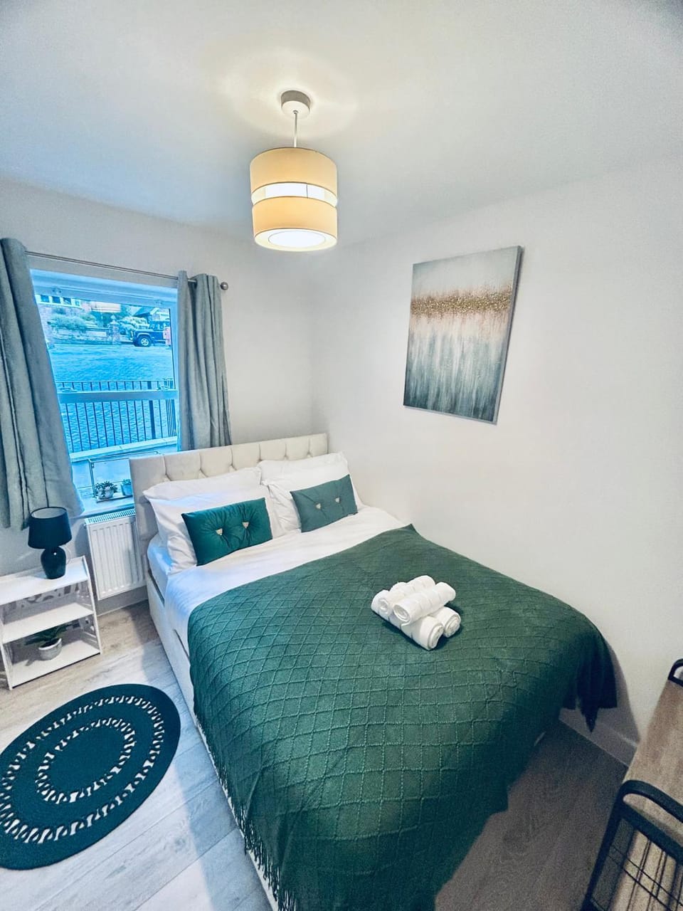 Bed, Photo of the whole room, Bedroom, towels