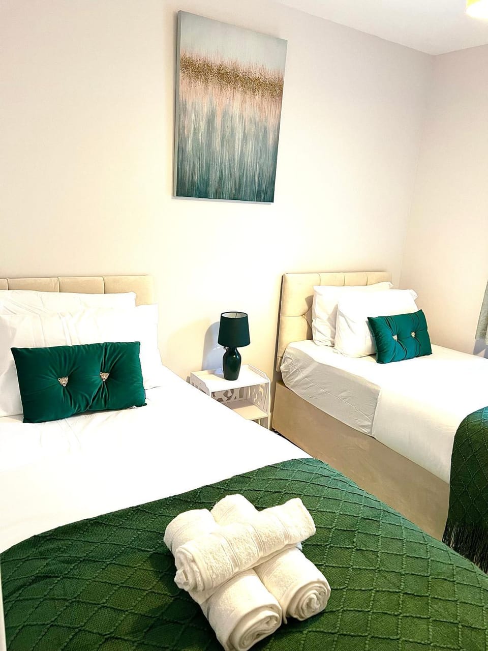 Bed, Photo of the whole room, Bedroom, towels