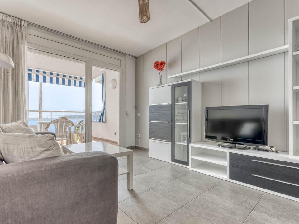 Apartamento Frente al Mar | Terraza | Mascotas OK - ES-89-125 Apartment in L'Escala