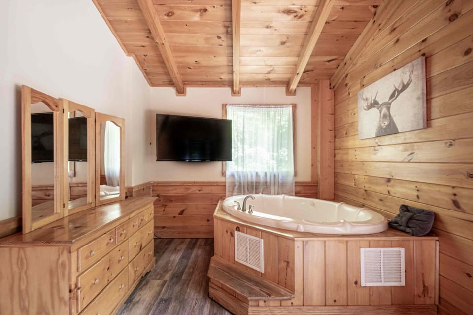 Communal lounge/ TV room, Hot Tub