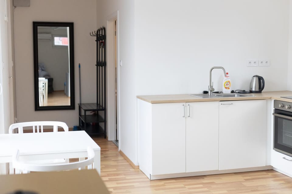 Kitchen or kitchenette, Photo of the whole room, Dining area