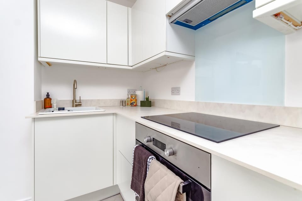 Kitchen or kitchenette, pet friendly, stove