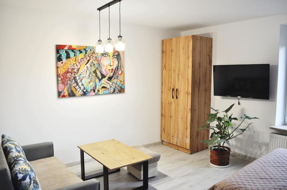 TV and multimedia, Seating area, wardrobe