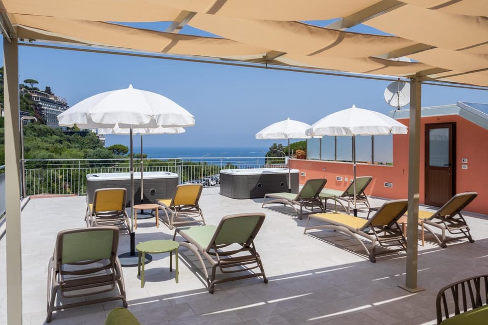 Hot Tub, Hot Tub, Balcony/Terrace, Balcony/Terrace, Sea view, sunbed