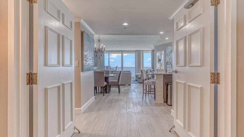 St Maarten 1207 a Completely Remodeled Beach Front Condo at Silver Shells 12th Floor Sleeps 8 House in Destin