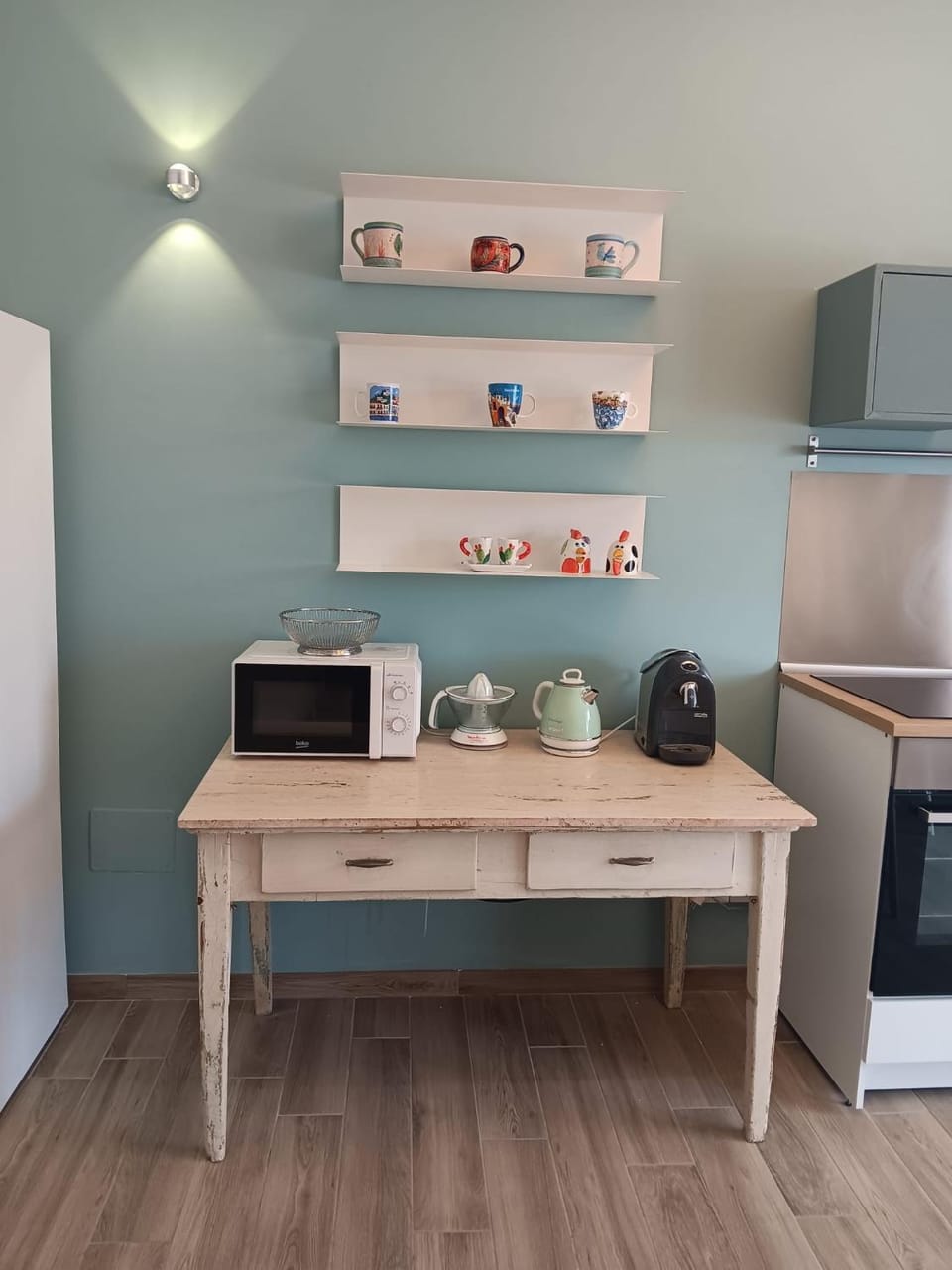 Coffee/tea facilities, Kitchen or kitchenette, Breakfast, minibar