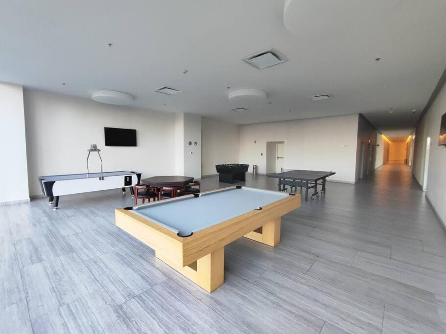 Billiard, Game Room, Table tennis