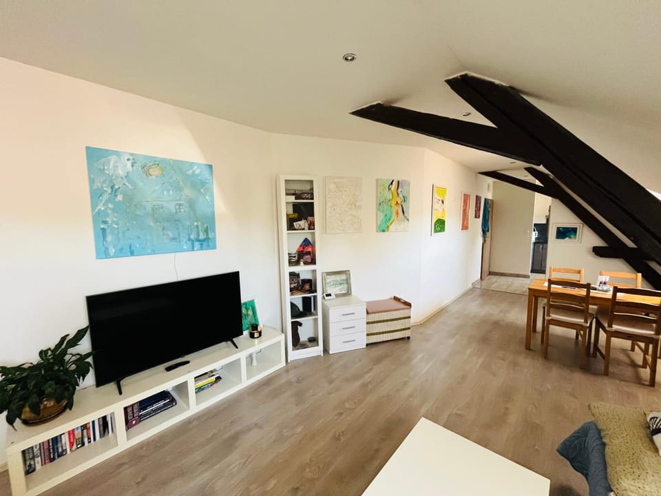 Library, TV and multimedia, Seating area