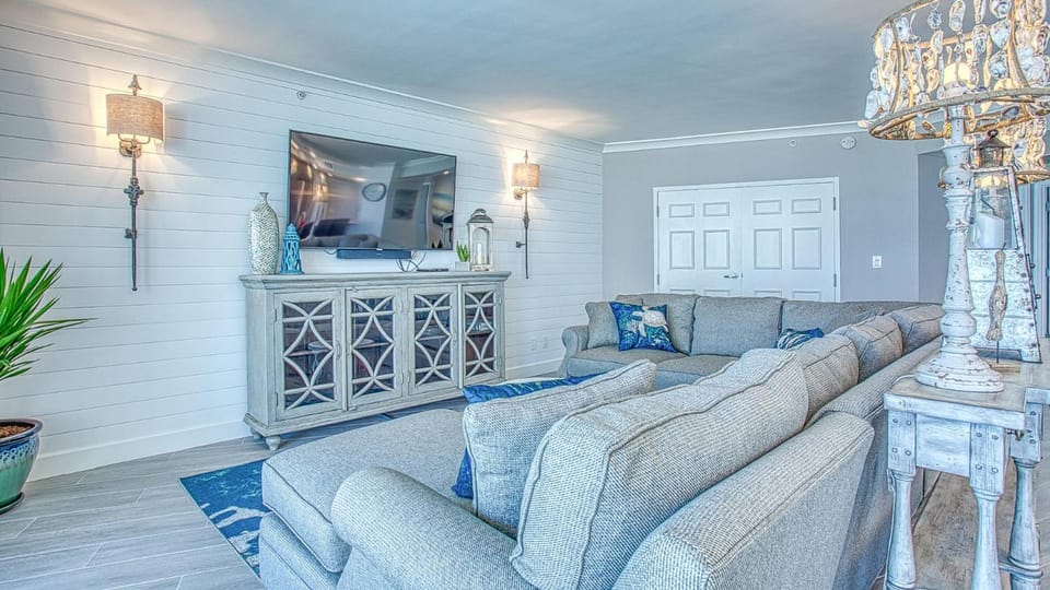 St Maarten 701 a Completely Remodeled Beach Front Condo House in Destin
