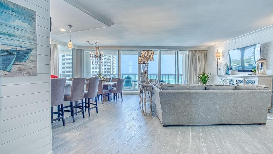 St Maarten 701 a Completely Remodeled Beach Front Condo House in Destin