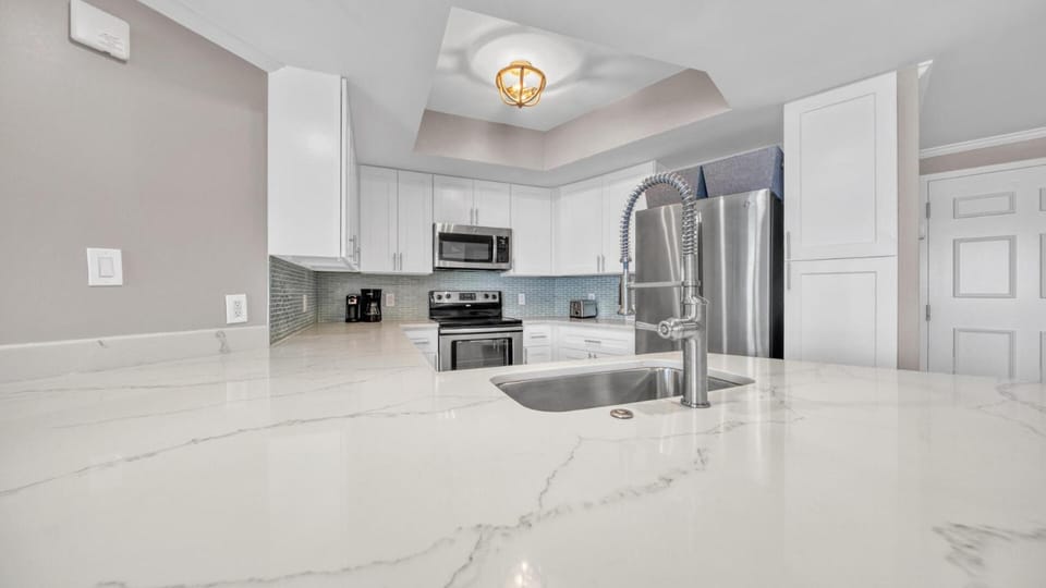 St Maarten 907 a Newly Renovated Luxury Beach Front 3 Bedroom 9th Floor Private Elevator House in Destin