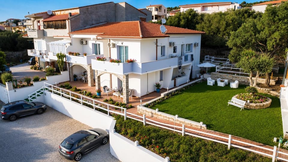 BeB con piscina Villa del Borgo Bed and Breakfast in Sardinia