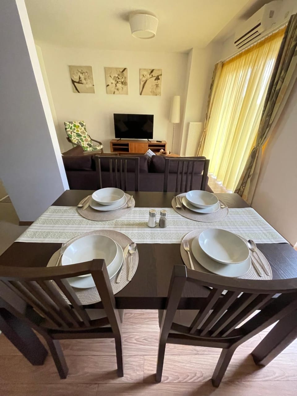 Living room, Seating area, Dining area