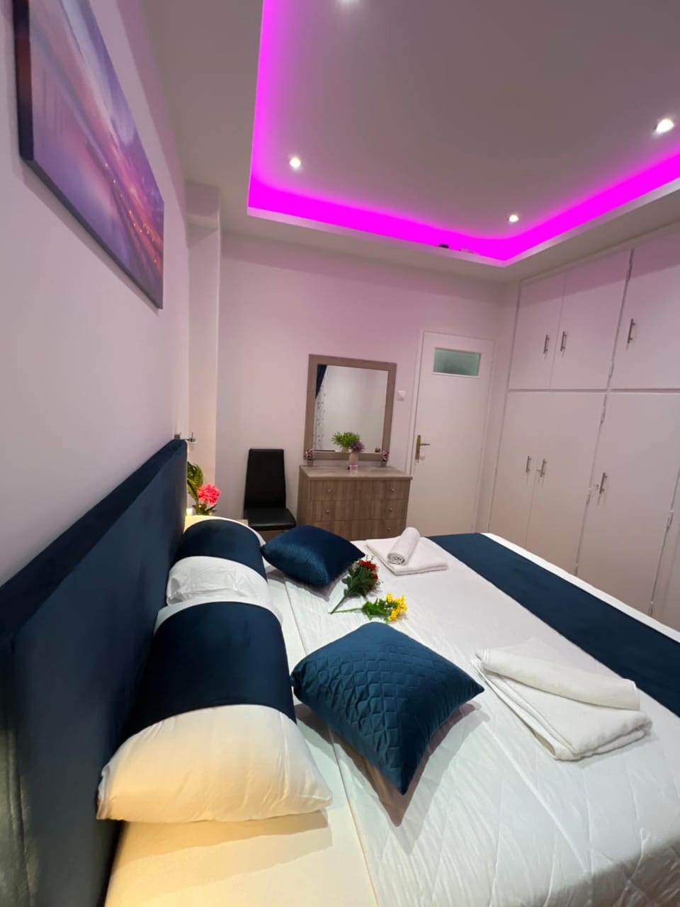Bed, Photo of the whole room, Bedroom, wardrobe