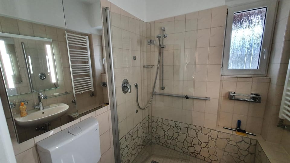 Shower, Bathroom, heating, heating, towels