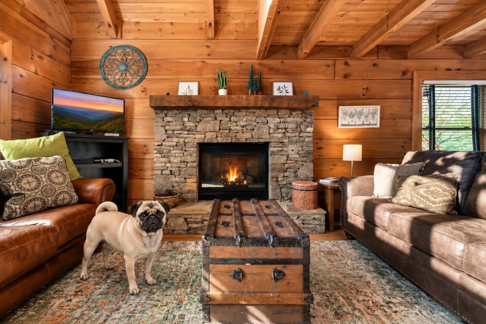 Smokies Cabin with Hot Tub, Deck & Mountain Views Cabin in Pigeon Forge