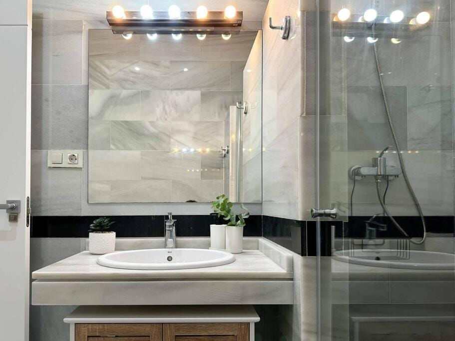 Casa Najera. Elegancia y amplitud en pleno centro. Apartment in Alicante