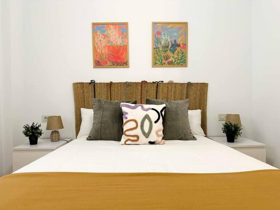 Casa Najera. Elegancia y amplitud en pleno centro. Apartment in Alicante
