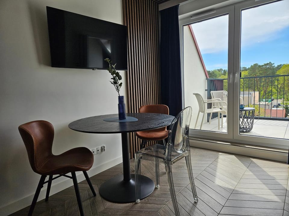 TV and multimedia, View (from property/room), Balcony/Terrace, Dining area