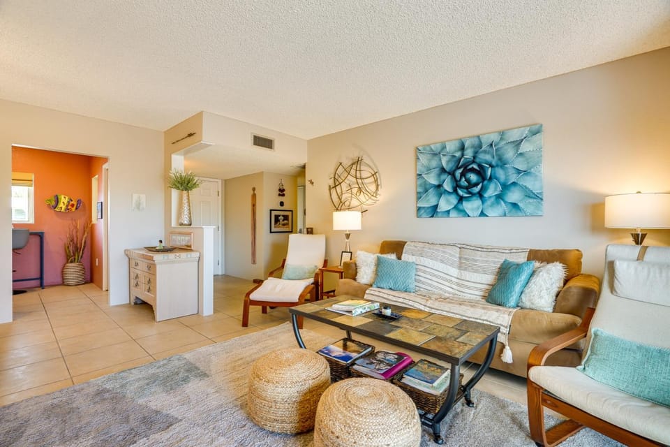 Modern Comfort in Vintage Green Valley | 2 Bikes House in Green Valley
