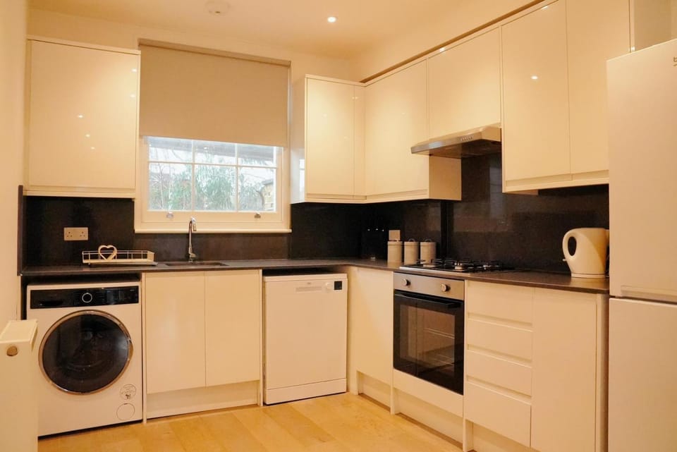 Kitchen or kitchenette, kitchen