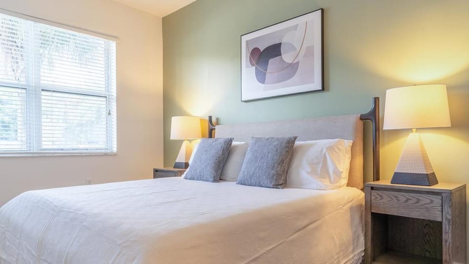 Landing Modern Apartment with Amazing Amenities (ID8615X10) Apartment in West Palm Beach