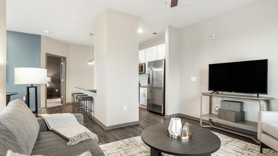 Landing Modern Apartment with Amazing Amenities (ID5578X86) Apartment in Cornelius