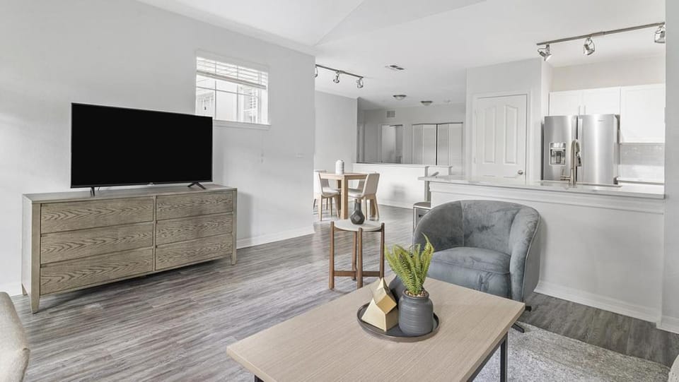 Landing Modern Apartment with Amazing Amenities (ID3821X91) Apartment in Orlando