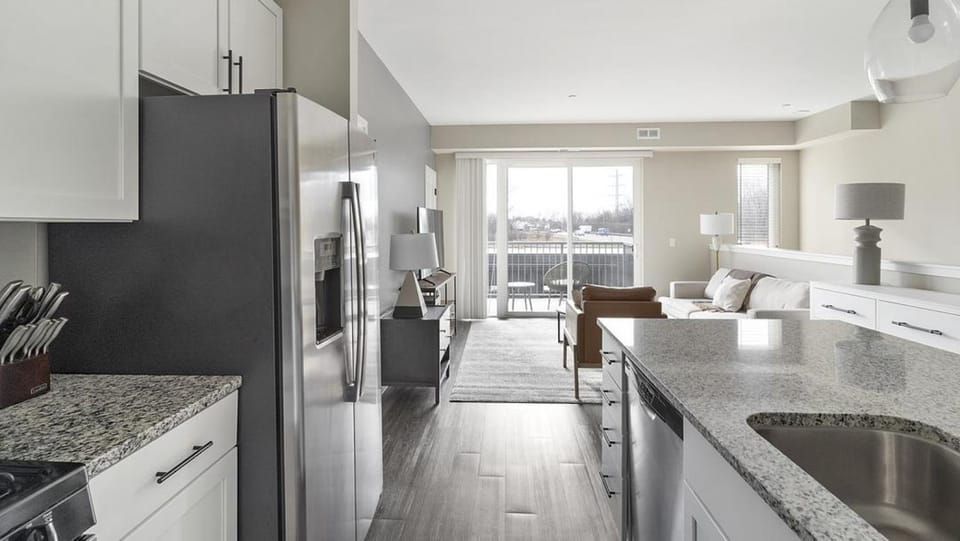 Landing Modern Apartment with Amazing Amenities (ID5350X87) Apartment in Warrenville