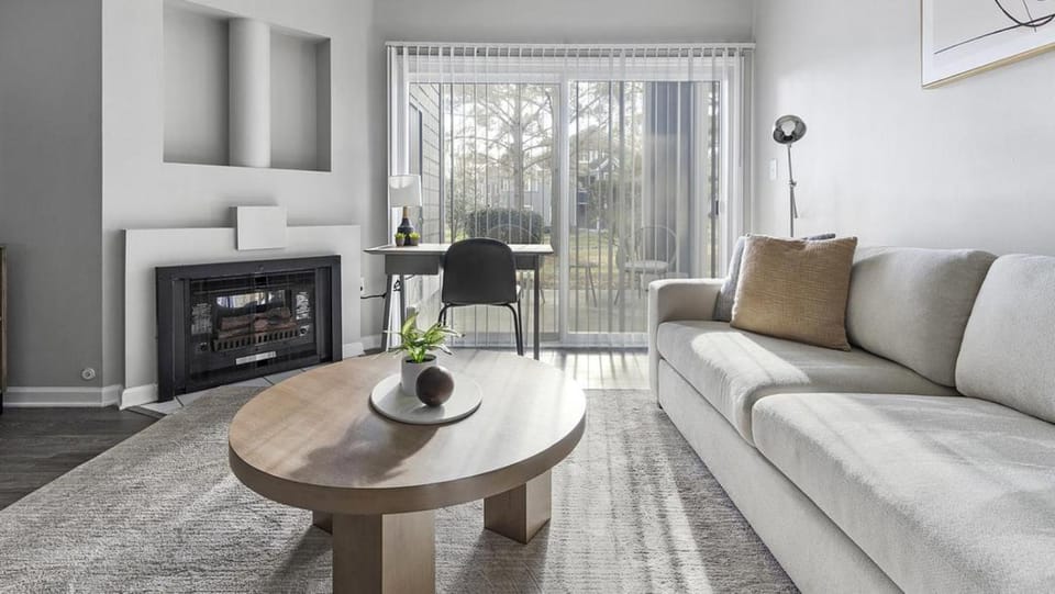 Landing Modern Apartment with Amazing Amenities (ID1380X183) Apartment in Charlotte