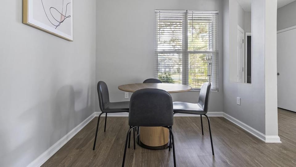 Landing Modern Apartment with Amazing Amenities (ID1380X183) Apartment in Charlotte