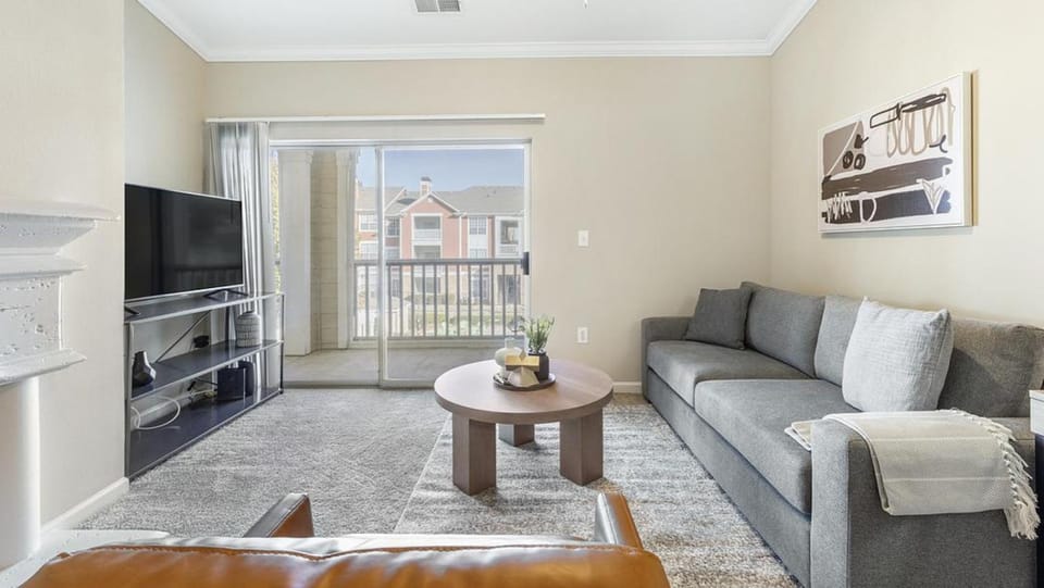 Landing Modern Apartment with Amazing Amenities (ID1245X969) Apartment in Cary