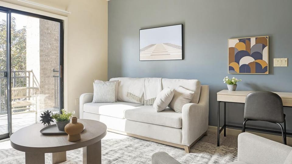 Landing Modern Apartment with Amazing Amenities (ID1225X333) Apartment in Greenville