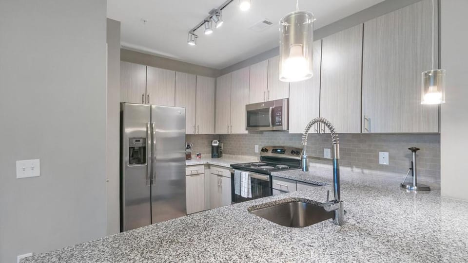 Landing Modern Apartment with Amazing Amenities (ID7558X47) Apartment in Stono River
